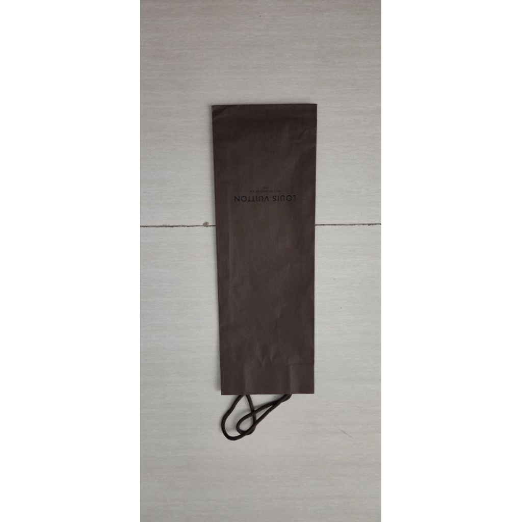 tas paperbag dasi LV ori