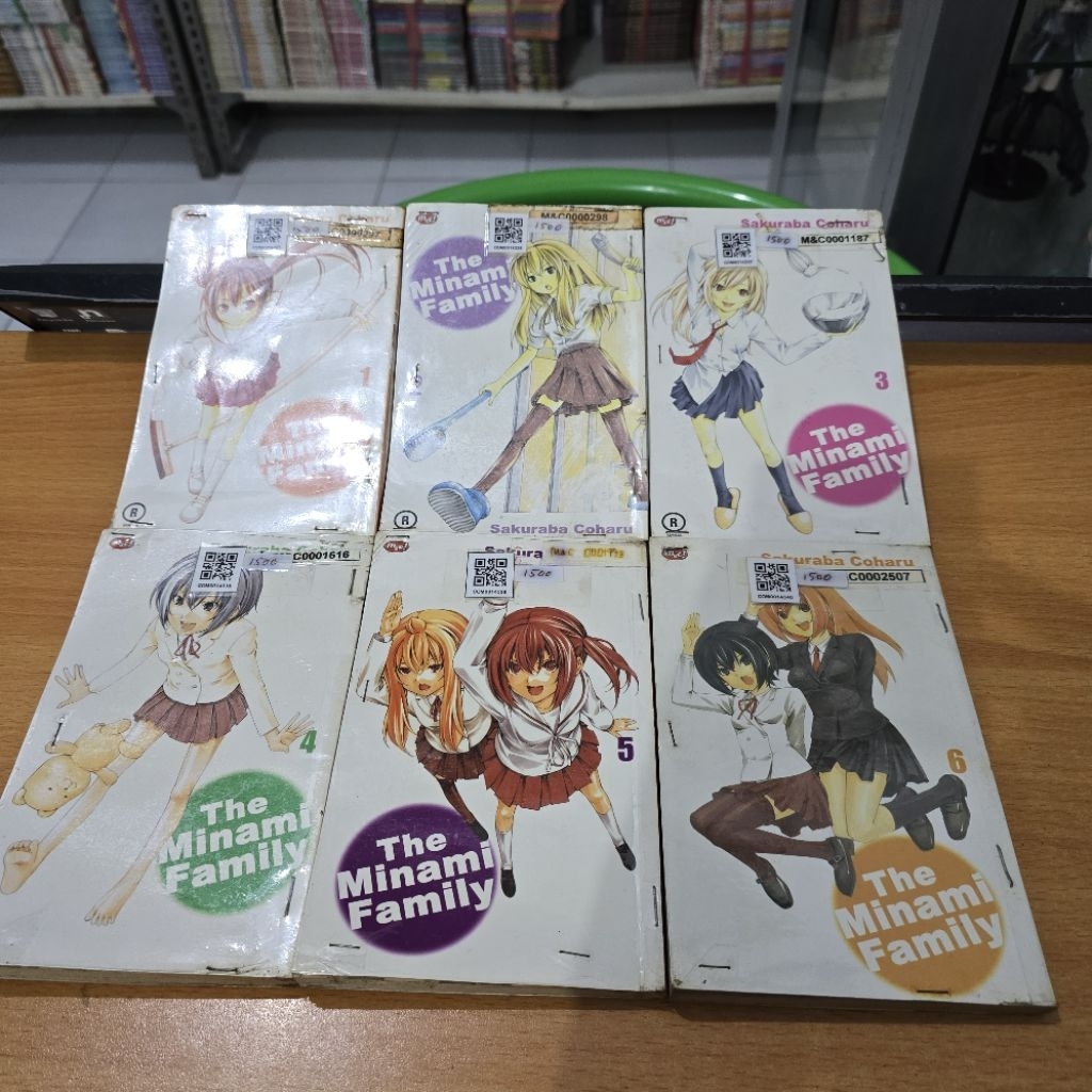 Bundle Komik The Minami Family Volume 1-6 Preloved