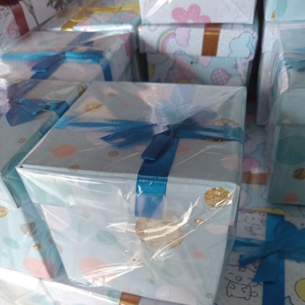 Bok kado kecil kotak