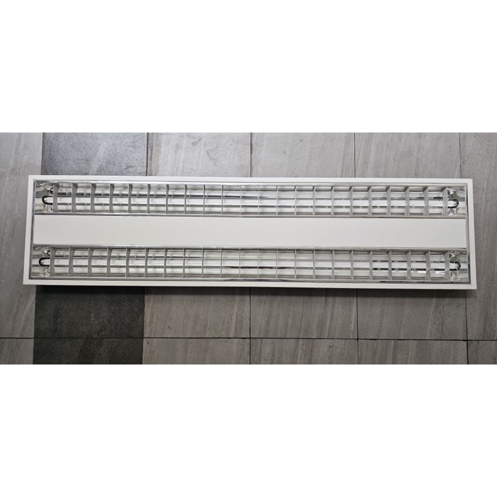 Kap Lampu RM TL OSRAM 120cm BEKAS