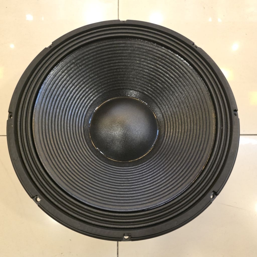 SPEAKER RCF L18P500/ Speaker Rcf L18P500/ spekaer rcf l18p500
