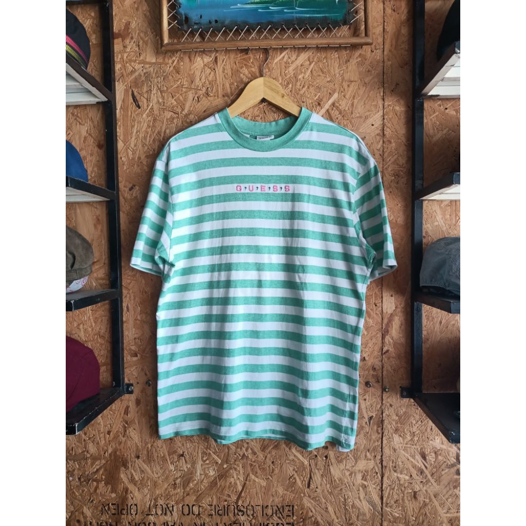 KAOS GUESS STRIPED ERKEK KONDISI BAGUS SIZE SETARA M/L BISA PAKAI