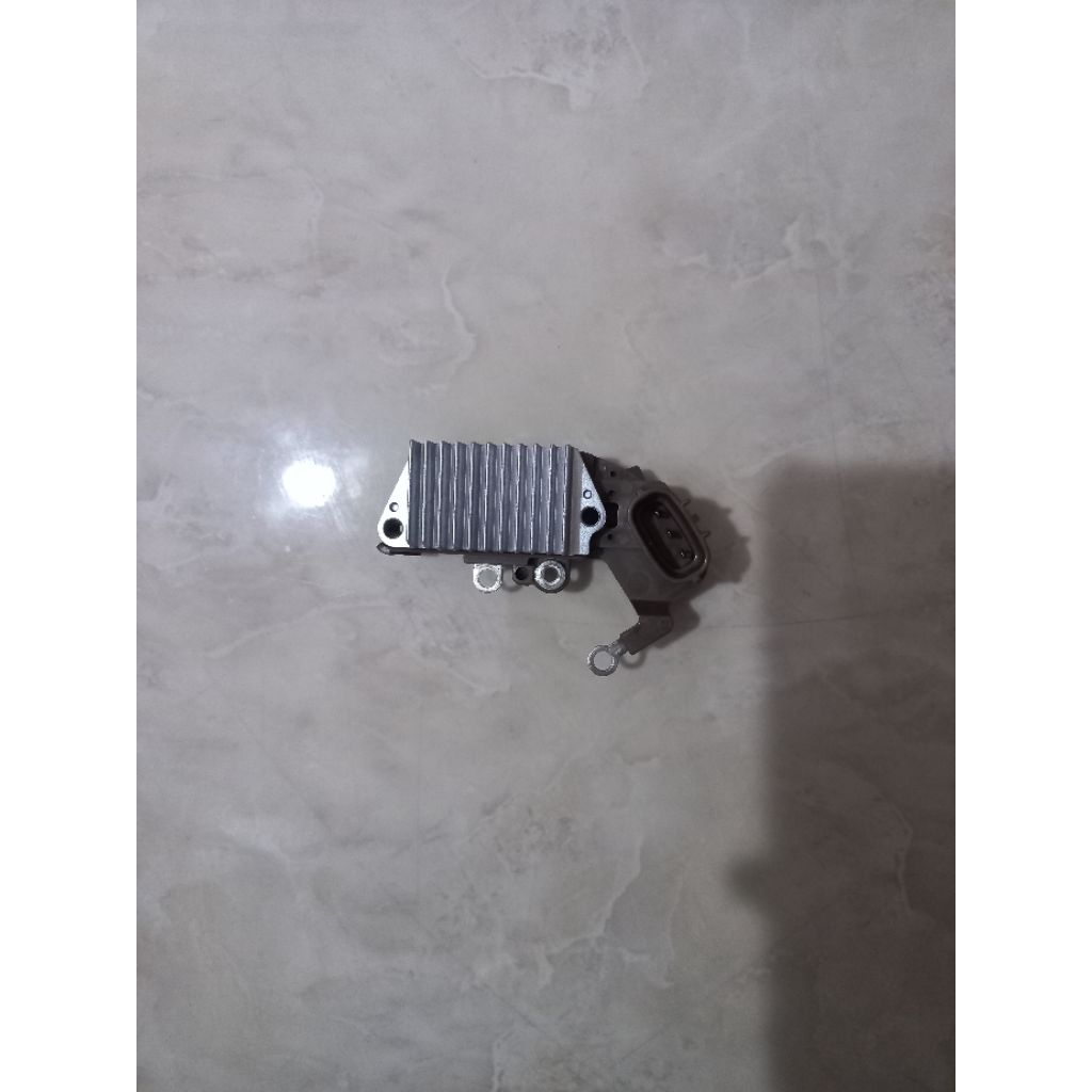 ic regulator/ic alternator dinamo ampere suzuki escudo 2.0