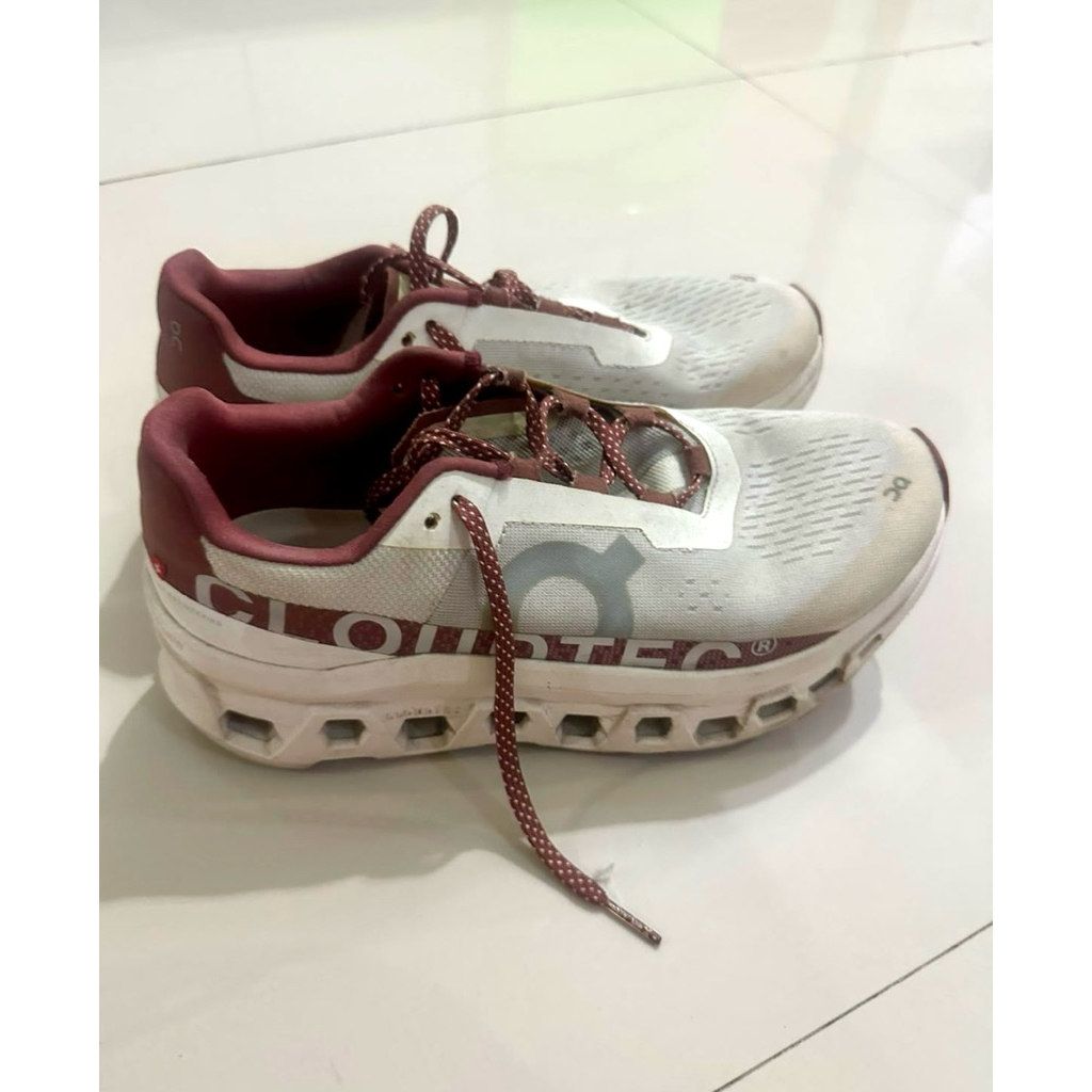 preloved running shoes laki laki on running