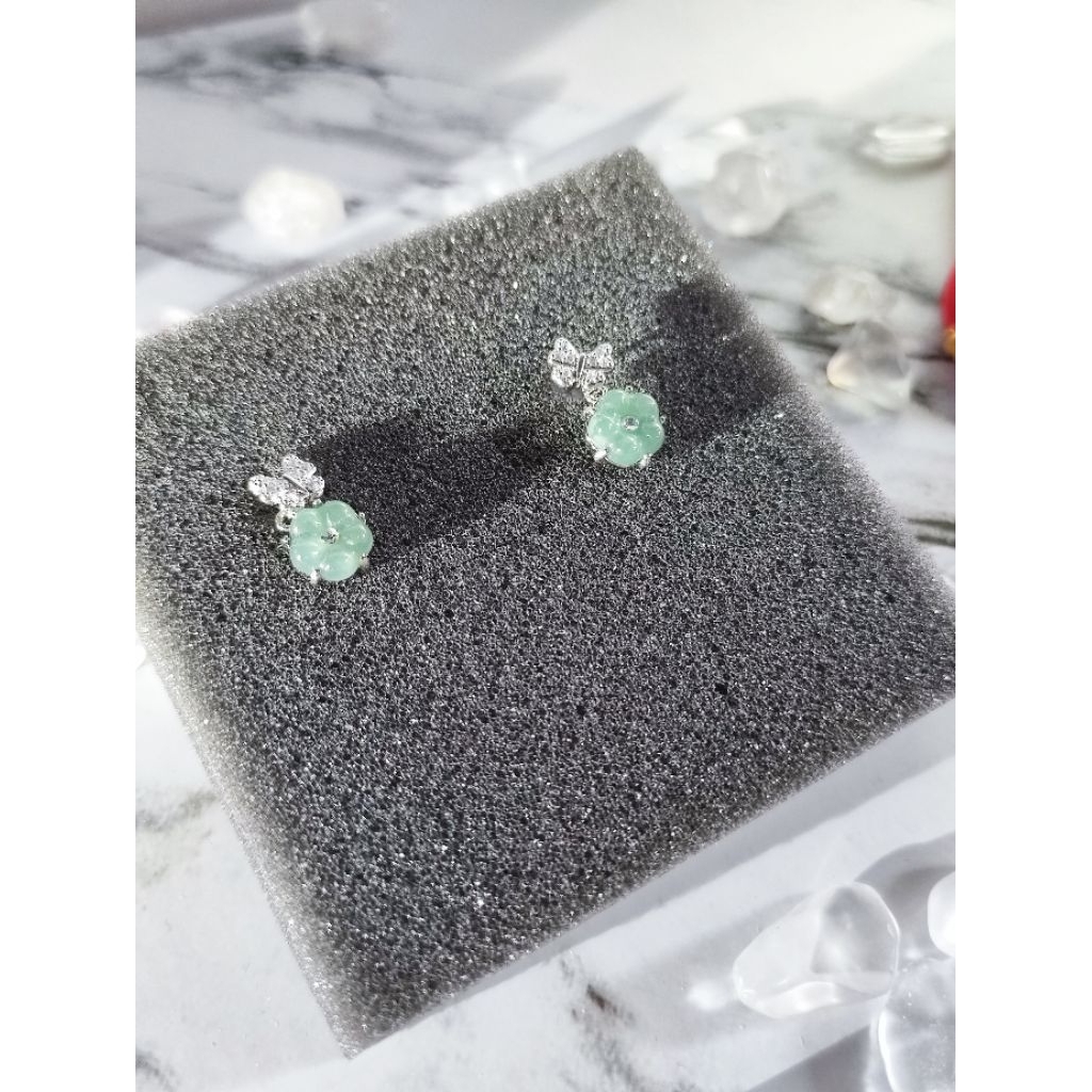 Anting batu giok burma natural (anting tusuk)
