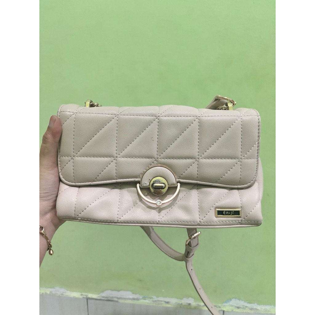 Preloved Tas Enji