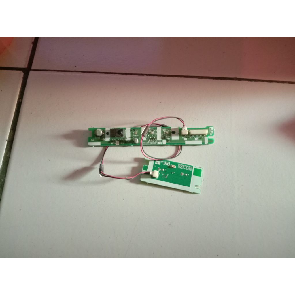 sensor remot tv sharp LC-40LE700M