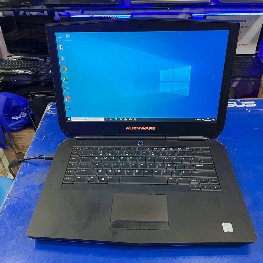 Laptop ALIENWARE 15 R2 Core i7 Gen 6 Nvidia GTX 965M Ram 16 GB SSD 256 GB Layar 15 Inch FHD