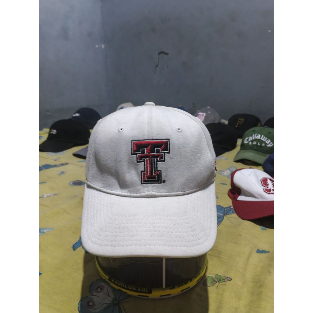 Topi Under Armor Build Up Putih Second Ori