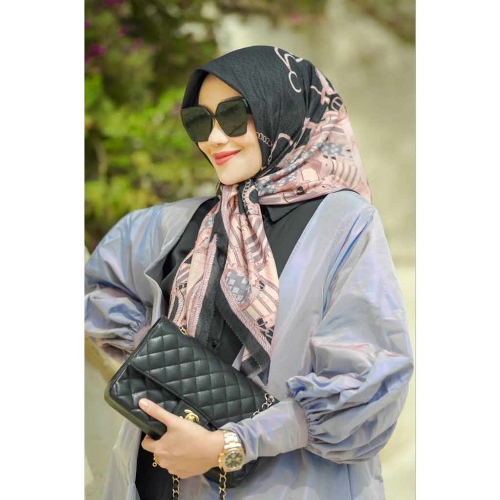 Buttonscarves x dsaks - Chain 2 La Bella Voila Square - Nera
