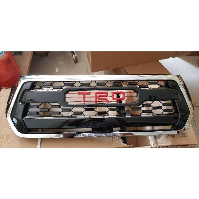 Grill Toyota Hilux Vigo Rocco 2018