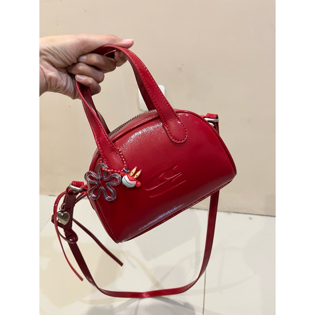 Crying Center Bag Christmas edition