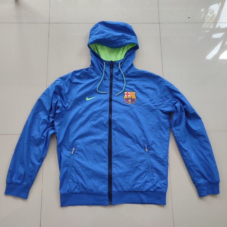 10. Jacket Outdoor Casual Nike Barca Size M - Pakaian Parasut Harian Running Olahraga