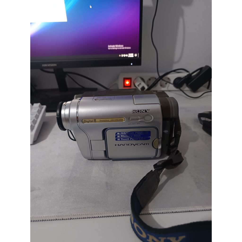 Handycam Sony DCR-TRV460E Digital8 Hi8 - Untested (Gambling)