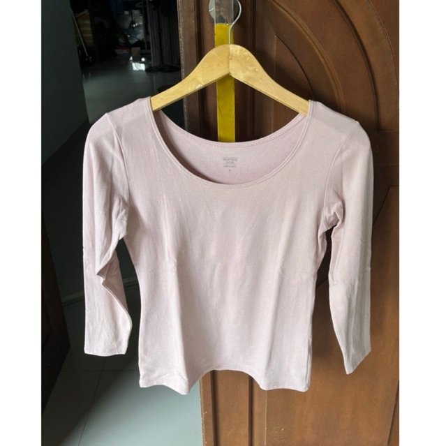 preloved UNIQLO HEATTECH EXTRAWARM LONGSLEVE pink