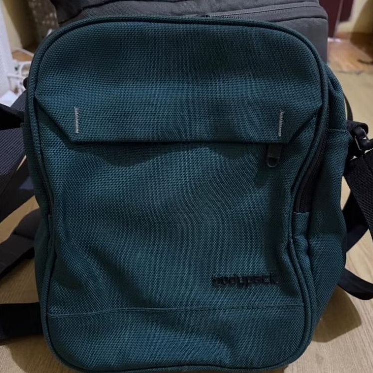 tas selempang pria merk BODYPACK - second