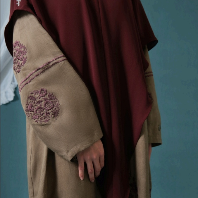 Hayya Khimar Long Burgundy Aafiya Abaya