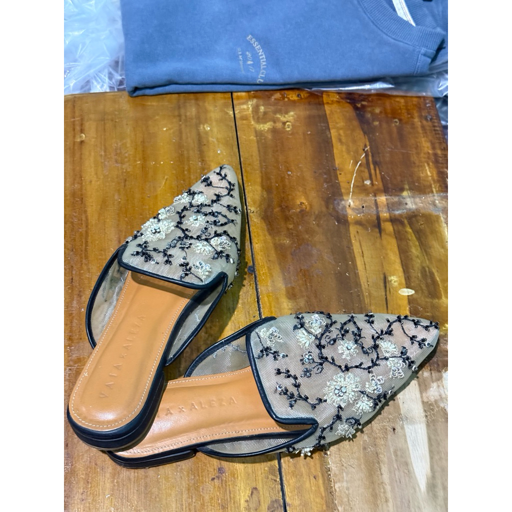 sandal vaia