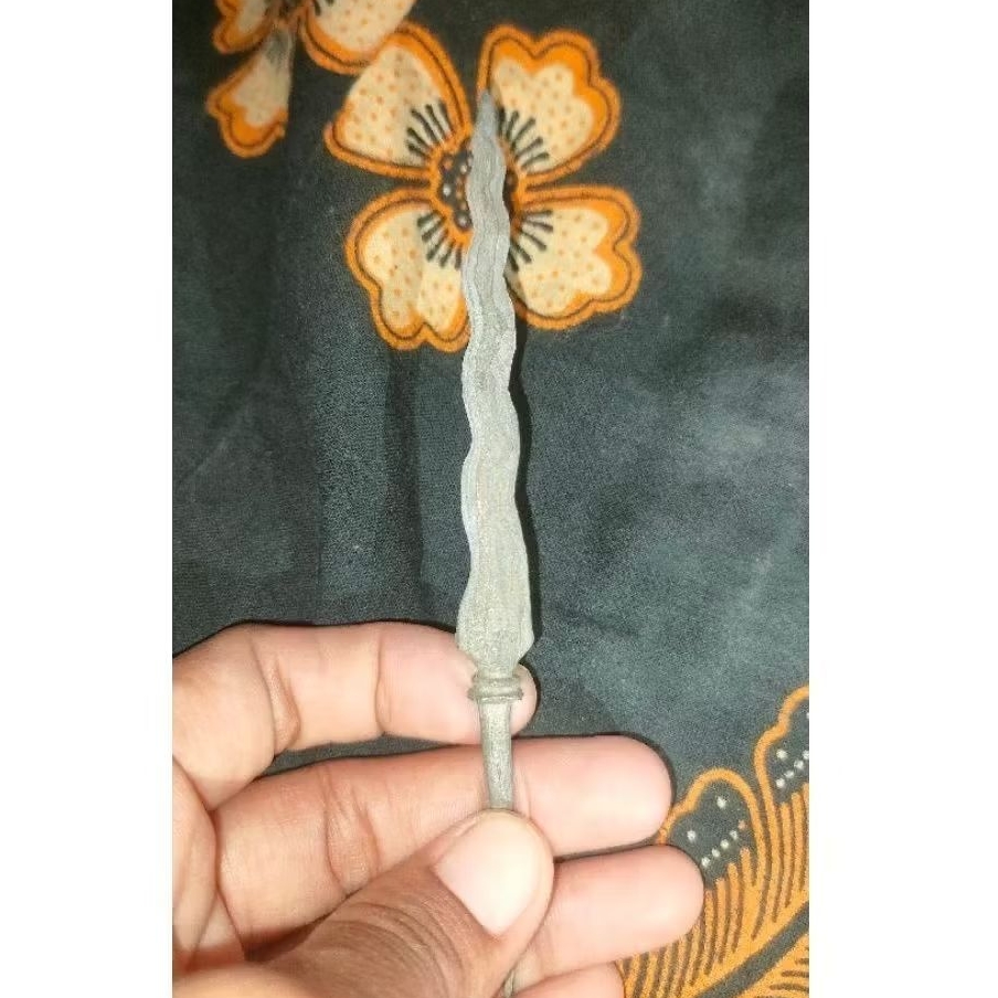 keris mini Luk 11