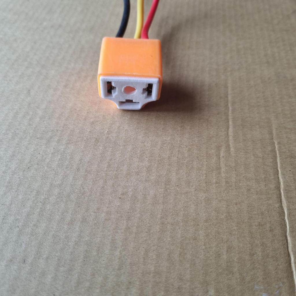 SOKET KABEL 3 PIN