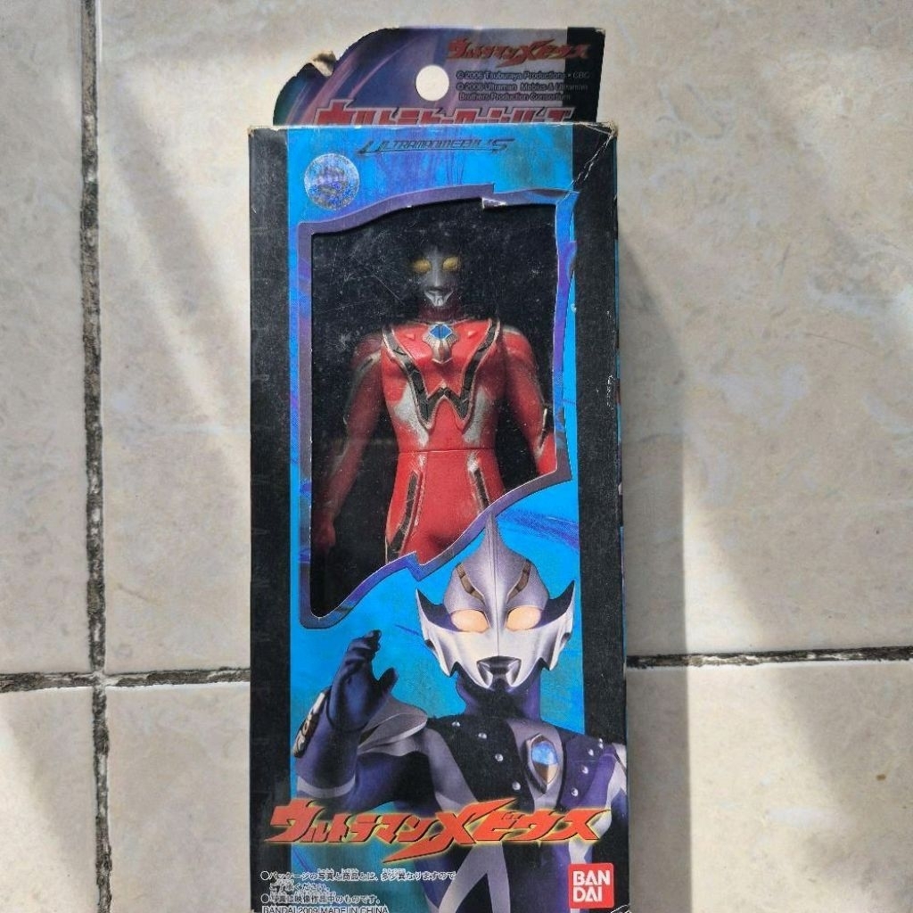 Bandai Ultra Hero Series tahun 2009 - Ultraman Mebius Infinity 40th anniversary edition (box include