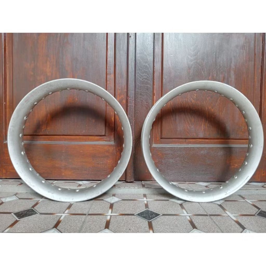 Velg Depan belakang Comet Tapak lebar Ring 17  kondisi 80%