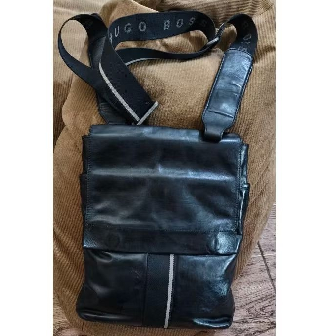 Tas Selempang Hugo Boss (second)