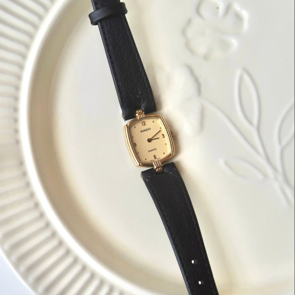 Jam Tangan Wanita Vintage Watch Rado Gold Dial Black Strap Watch Original Autentik Preloved Bekas