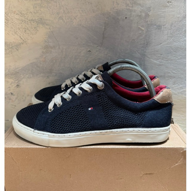 Sepatu Tommy Tomhil