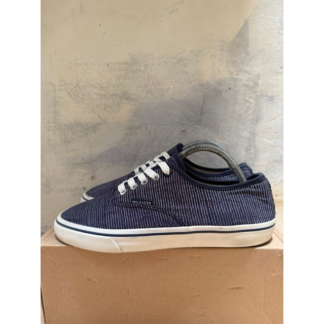 Sepatu Tommy Tomhil