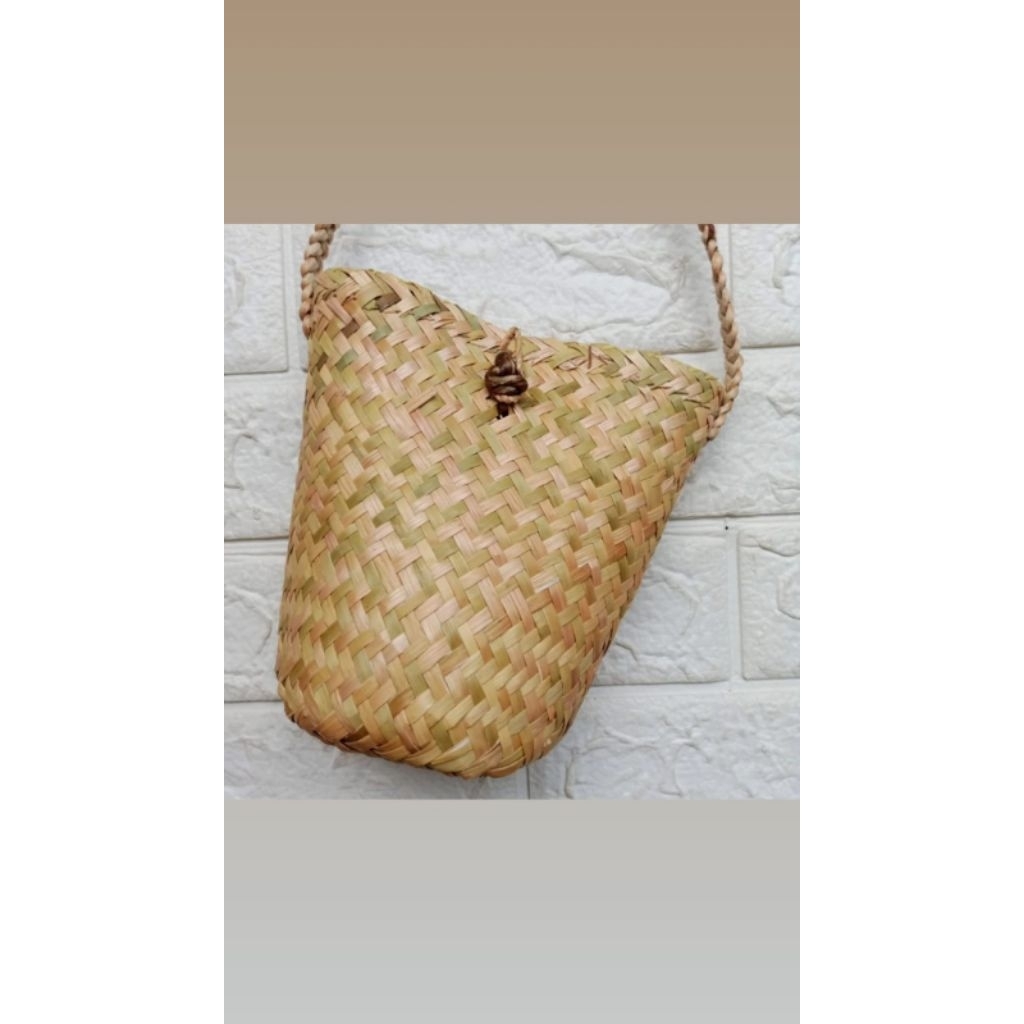 tas purun / tas selempang / tas purun khas kalimantan