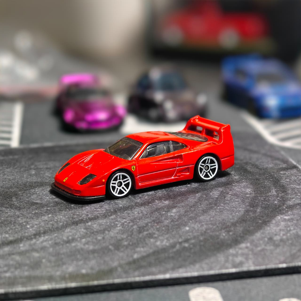 Hot Wheels Loose Ferrari F40 Merah