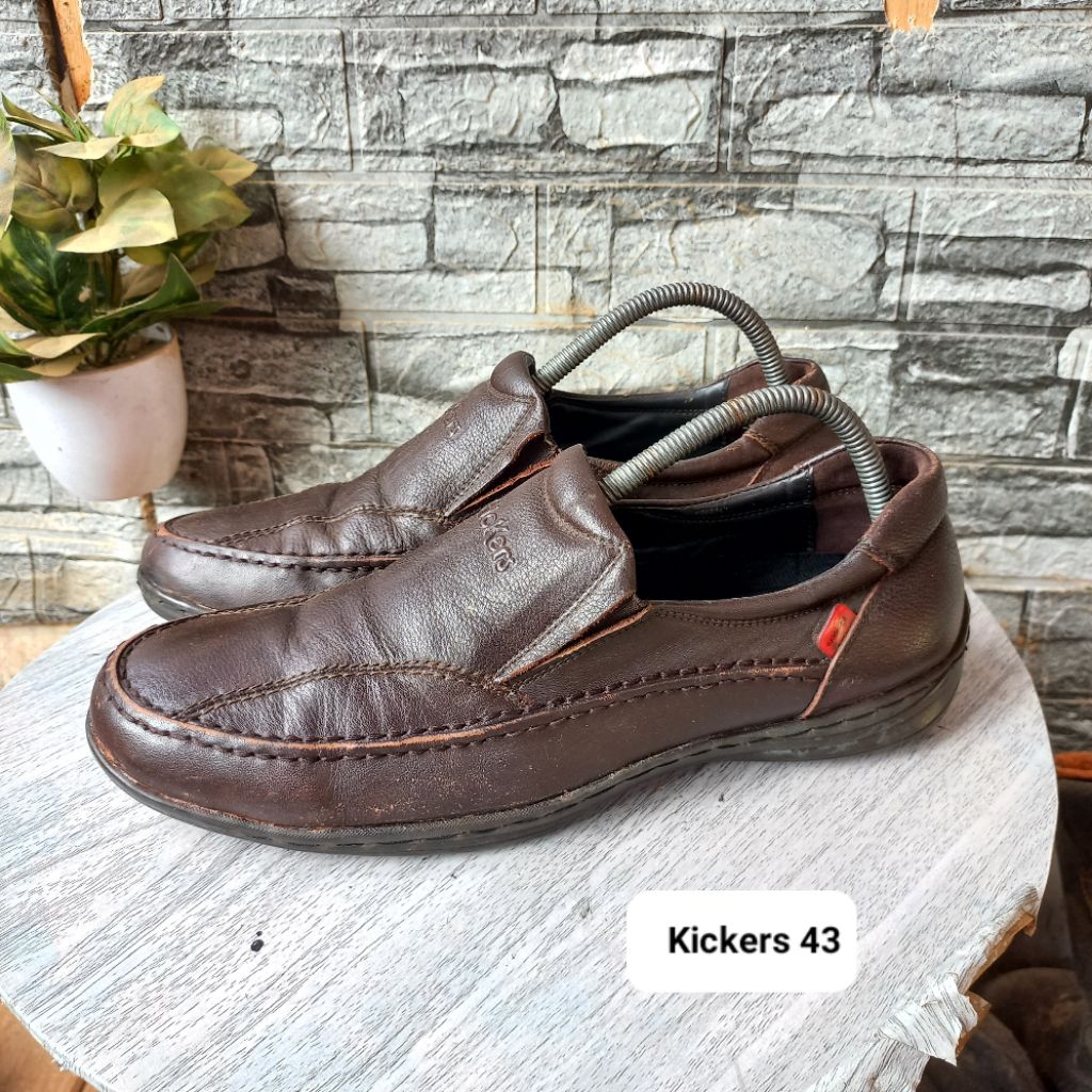Sepatu second kulit merk Kickers size43 inso27,5cm