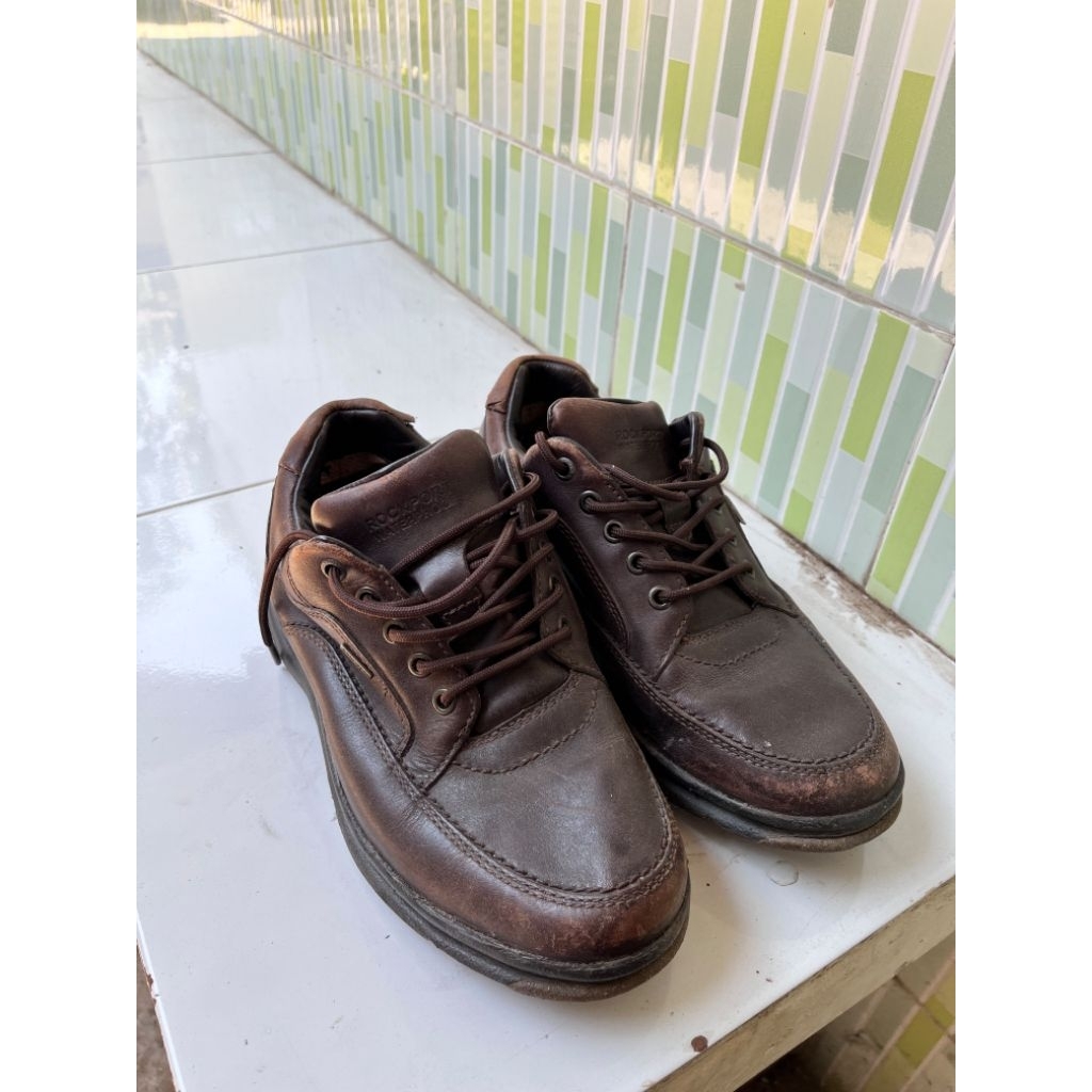 Sepatu Kulit Pria Rockport Waterproof Brown