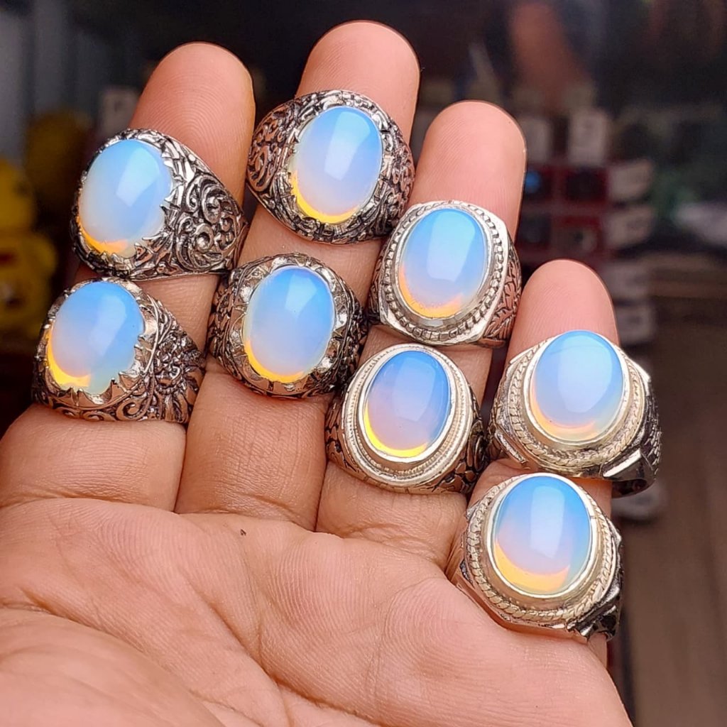 Cincin batu barjad api / fire opal
