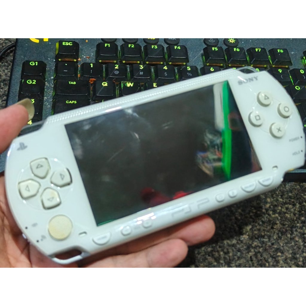 SONY PSP 1000 White (Minus harap baca)