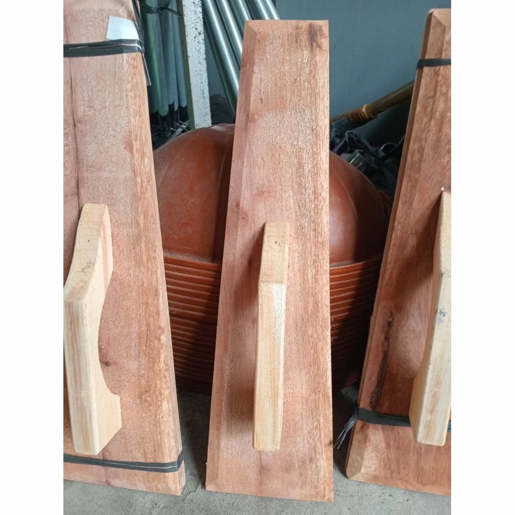 Raskam Kayu Aci Tembok