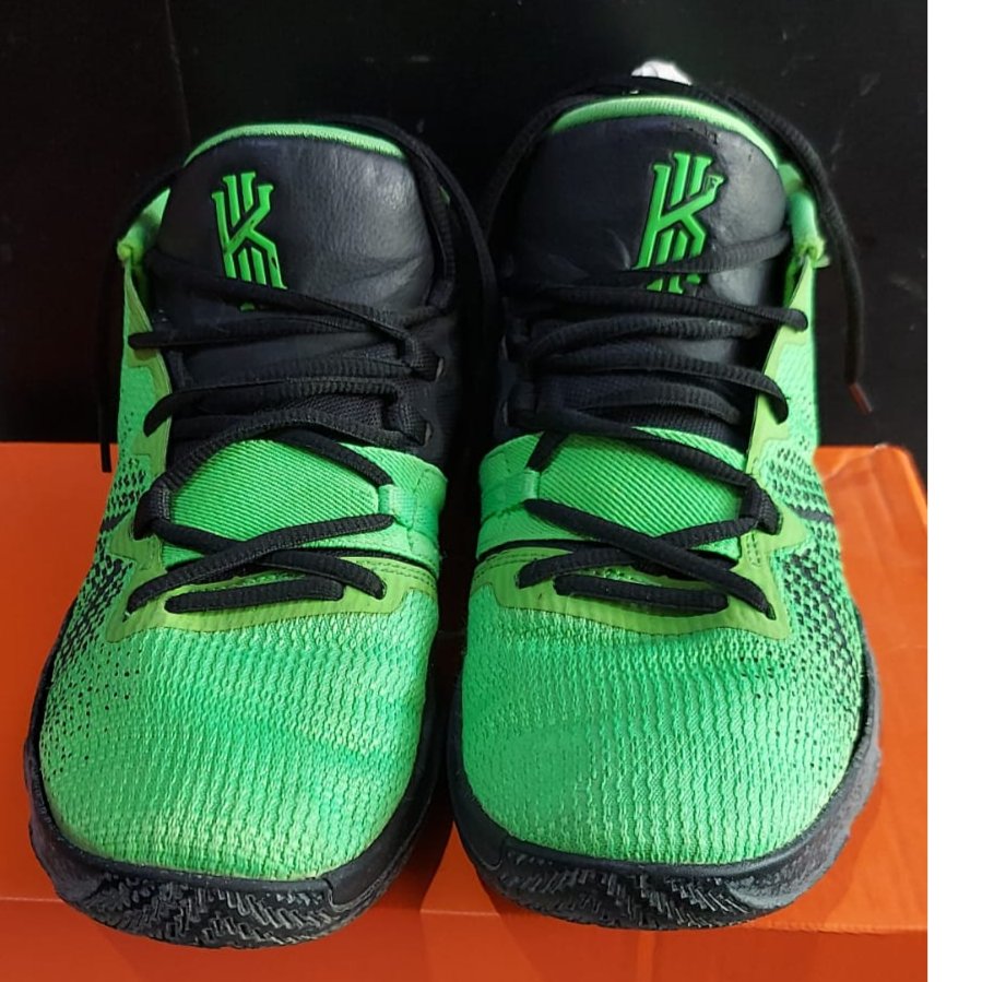 SEPATU BASKET NIKE KYRIE ASLI/ORIGINAL SECOND