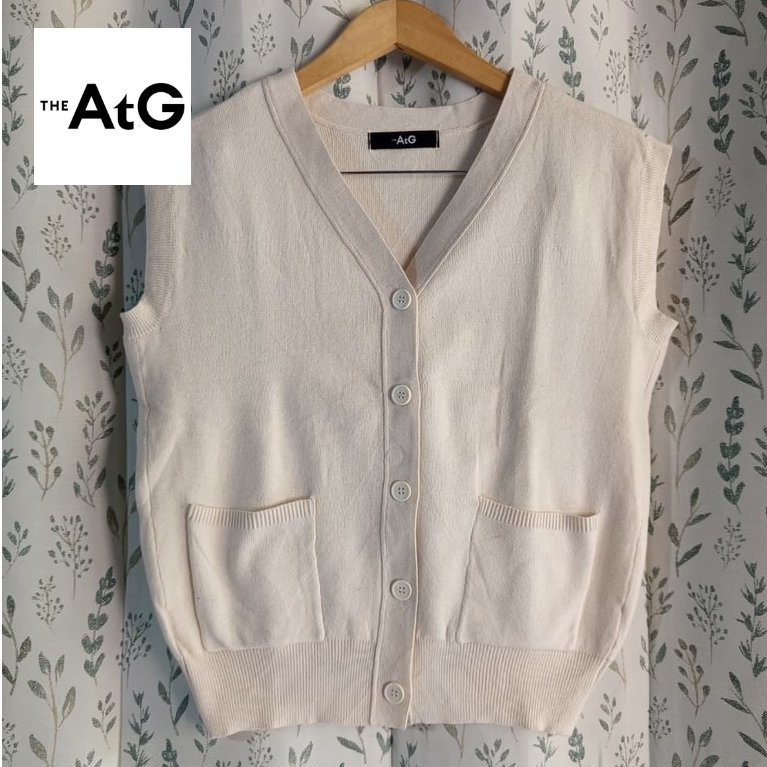 (Preloved) Vest Cardi Cardigan Brand AtG Warna Putih Ivory