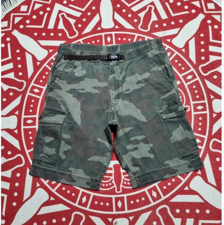 Uniqlo cargo camo military celana pendek