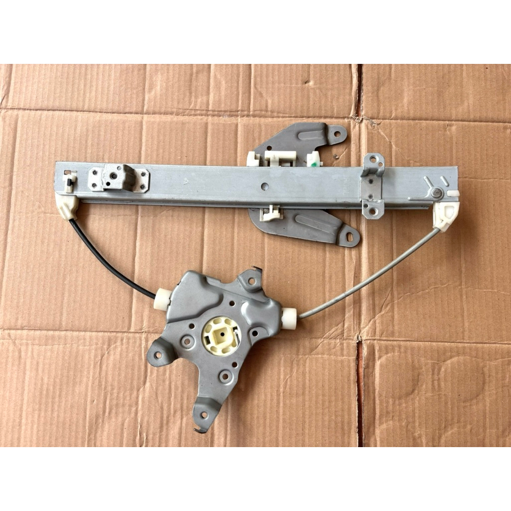 Regulator Rel Kaca Pintu Depan Kiri mobil Nissan Xtrail T30