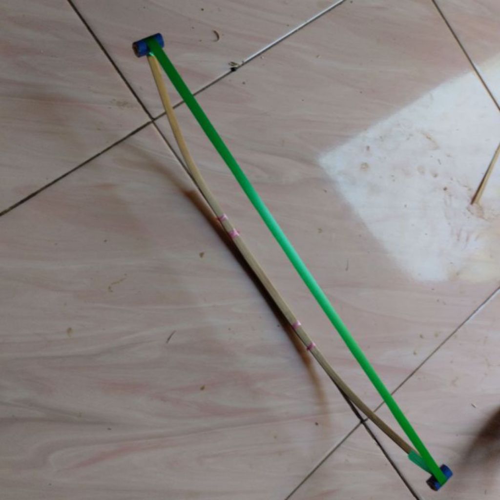 sendaren layangan Pegon ukuran 1 meter