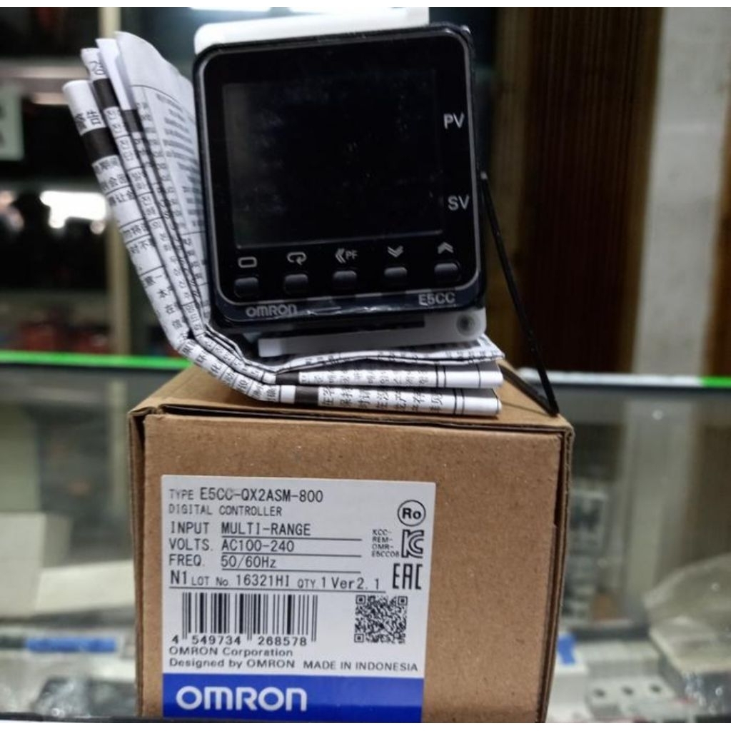 DIGITAL CONTROLLER OMRON E5CC-QX2ASM-800/TEMPERATURE CONTROLLER OMRON E5CC-QX2ASM-800 ORIGINAL