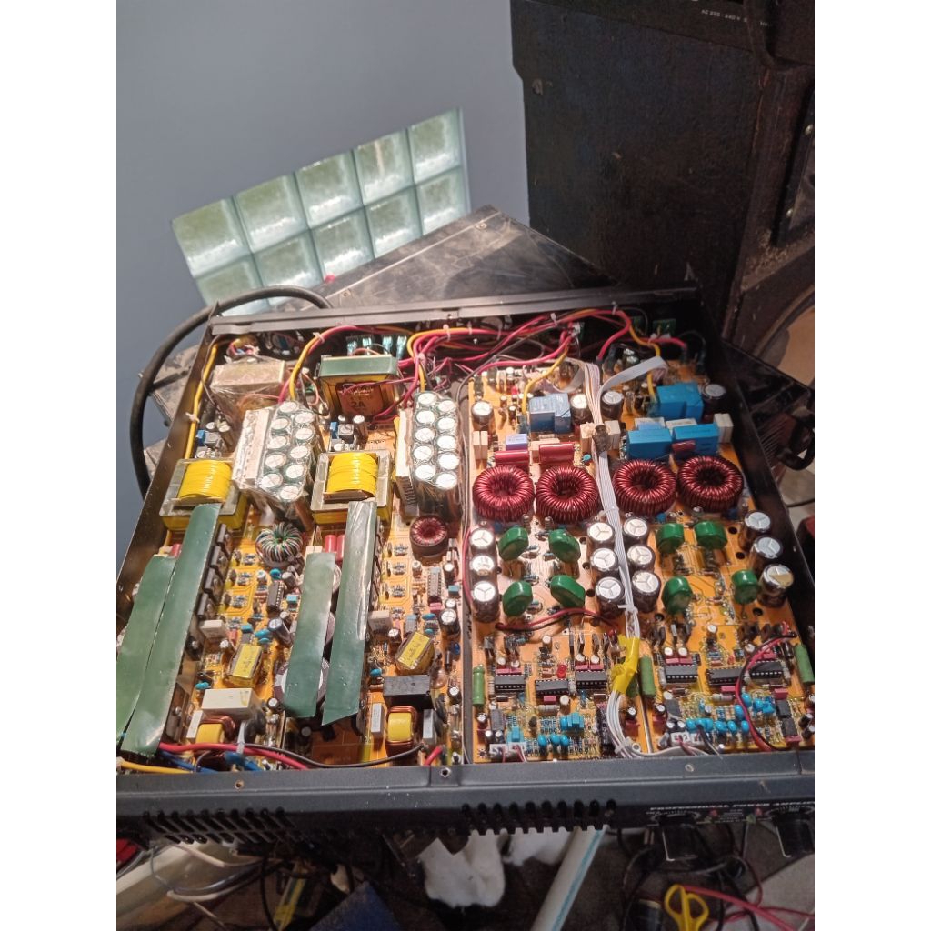 amplifier sepeker bekas