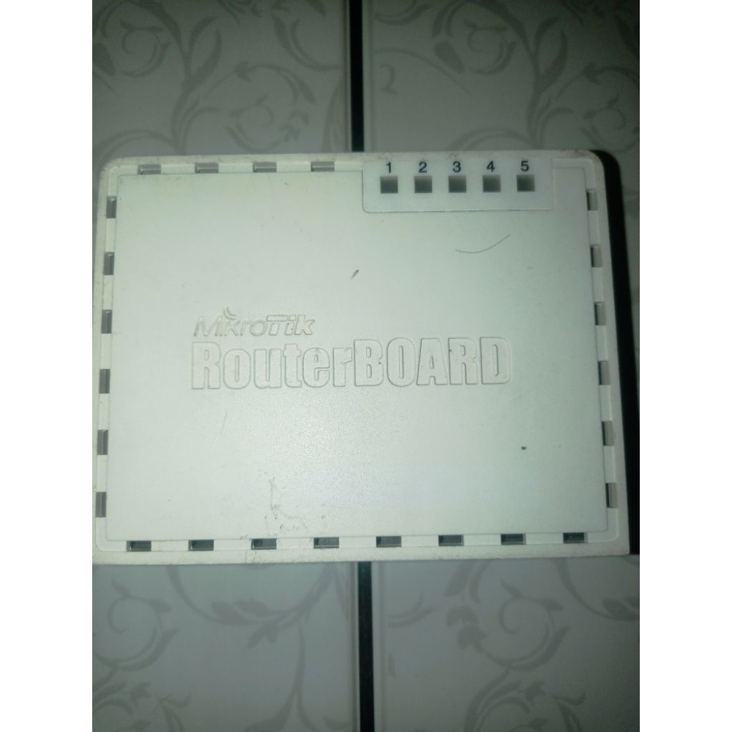 mikrotik RB 750