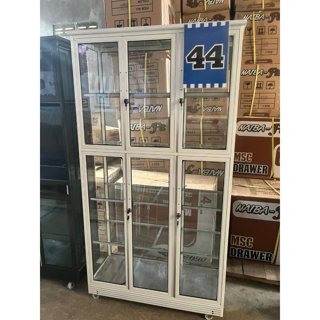 Lemari Hias Aluminium Kaca Minimalis