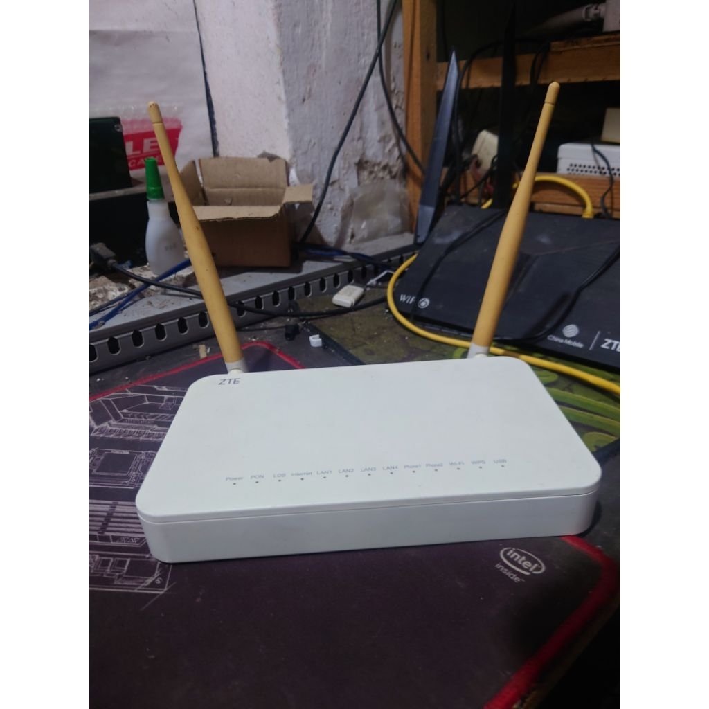 Router ONT ZTE F609