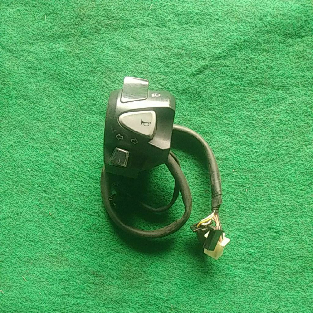 saklar holder kiri CBR150R CBR 150R old K45