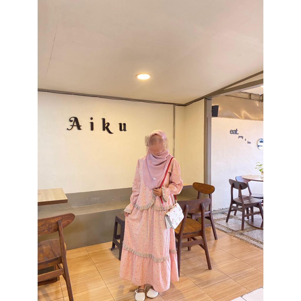 Preloved one set Himeka Vintage