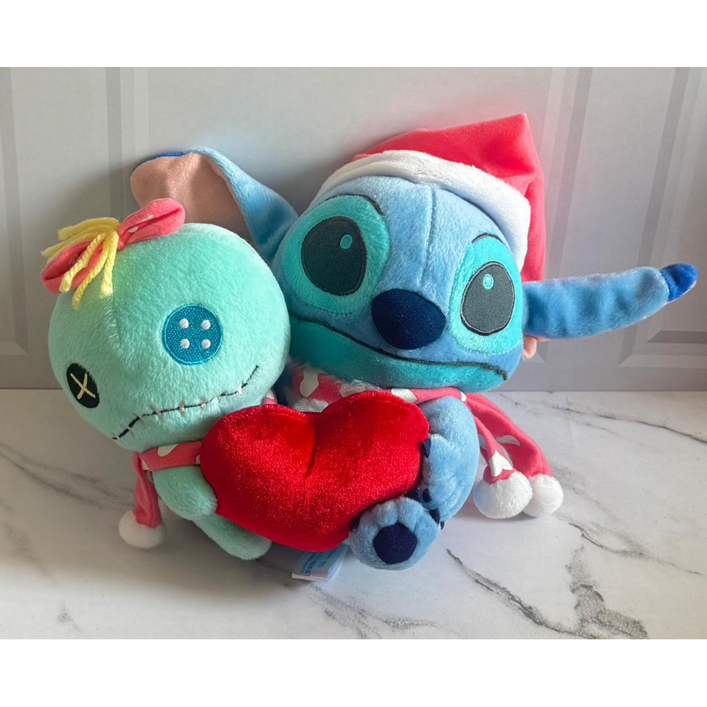 RARE | Boneka Plushie Sepasang Nempel Stitch & Scrump Bawa Love Christmas Sega